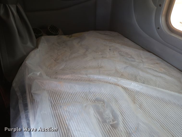 image for item DK3734 2021 Peterbilt 389  semi truck