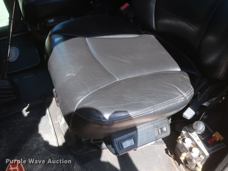 image for item DK3734 2021 Peterbilt 389  semi truck