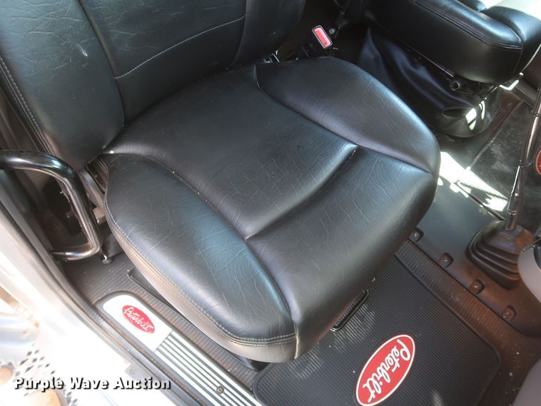 image for item DK3734 2021 Peterbilt 389  semi truck