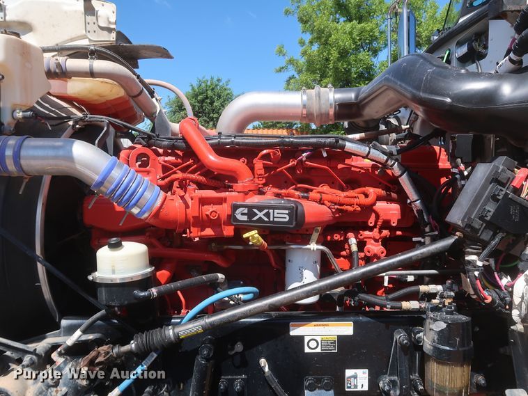 image for item DK3734 2021 Peterbilt 389  semi truck