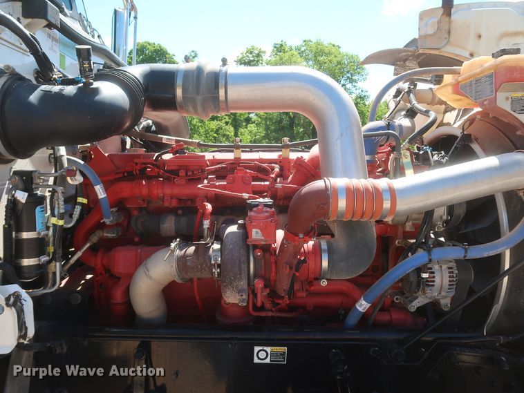 image for item DK3734 2021 Peterbilt 389  semi truck