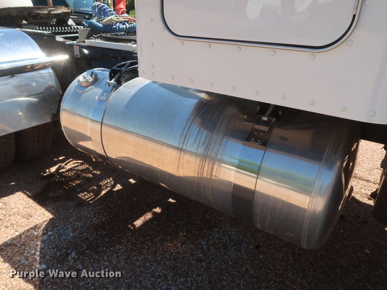 image for item DK3734 2021 Peterbilt 389  semi truck