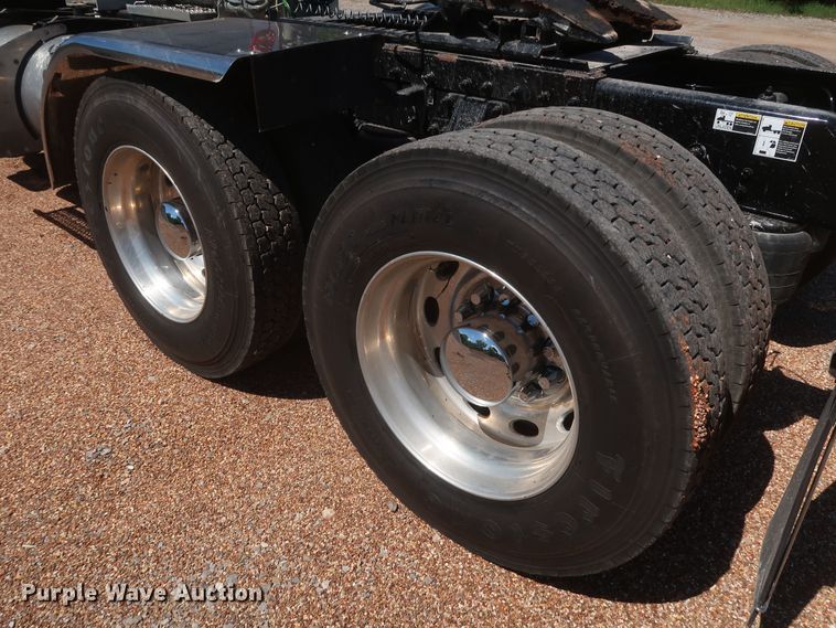 image for item DK3734 2021 Peterbilt 389  semi truck