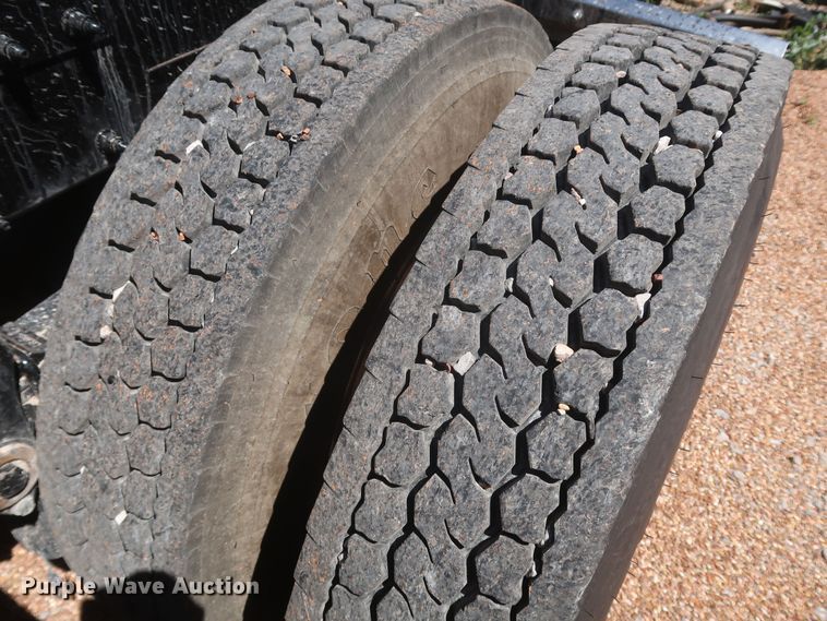 image for item DK3734 2021 Peterbilt 389  semi truck