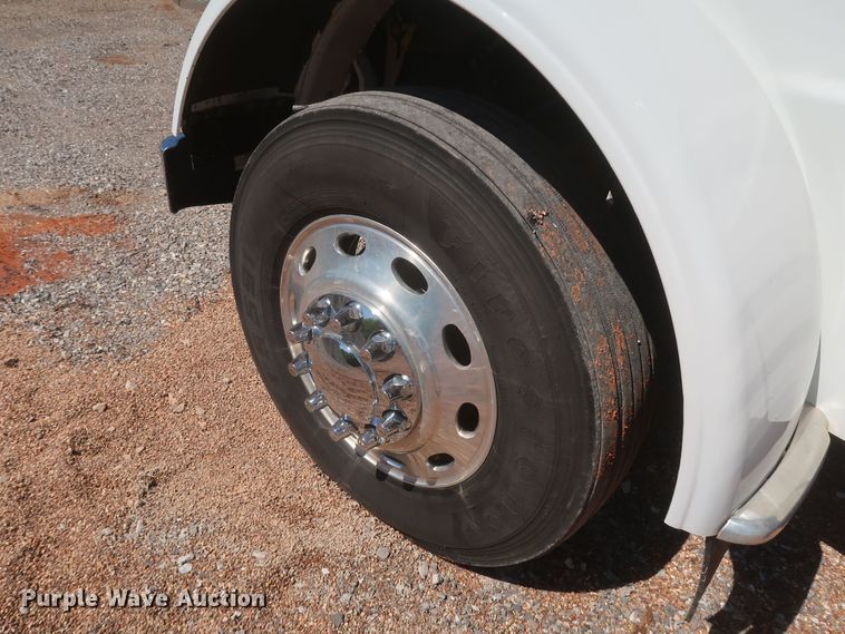 image for item DK3734 2021 Peterbilt 389  semi truck