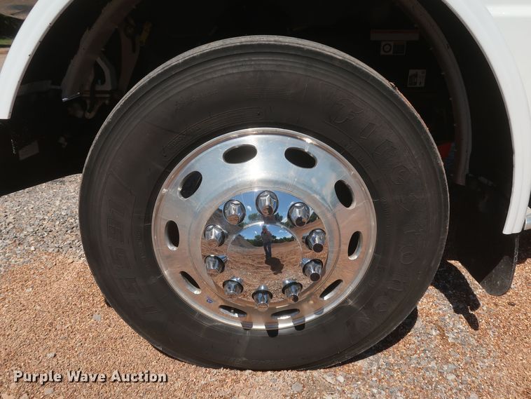 image for item DK3734 2021 Peterbilt 389  semi truck