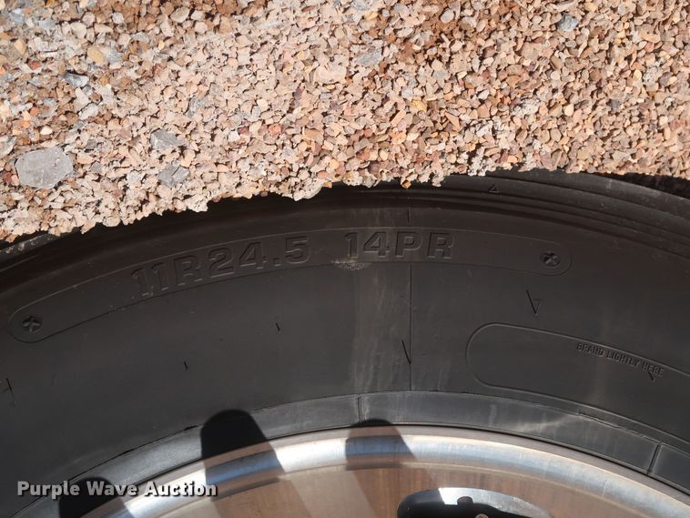 image for item DK3734 2021 Peterbilt 389  semi truck