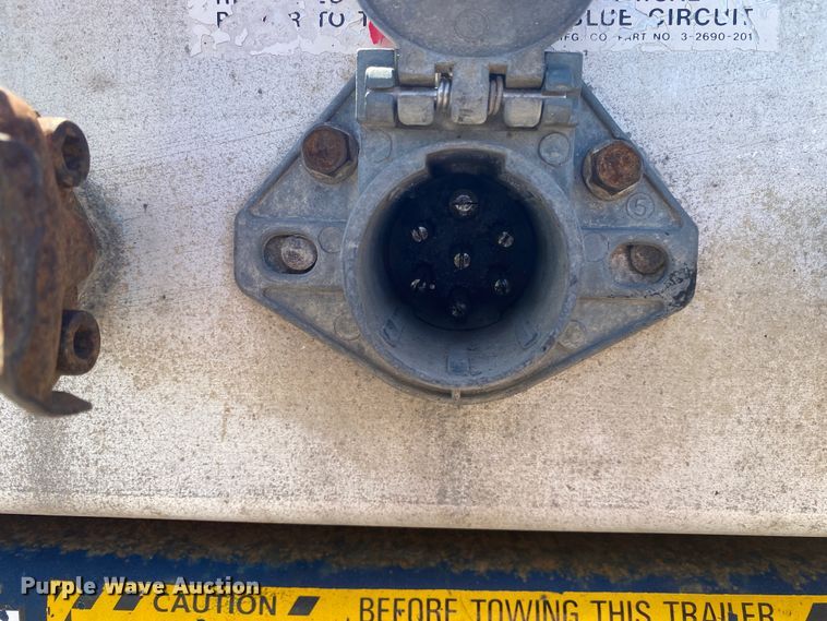 image for item DM4093 2002 Utility Trailer MFG FLBD  flatbed trailer