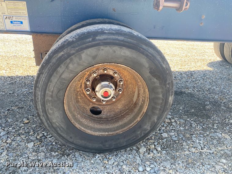 image for item DM4093 2002 Utility Trailer MFG FLBD  flatbed trailer