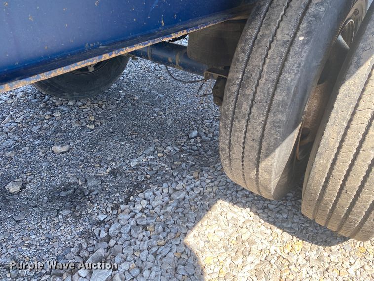 image for item DM4093 2002 Utility Trailer MFG FLBD  flatbed trailer