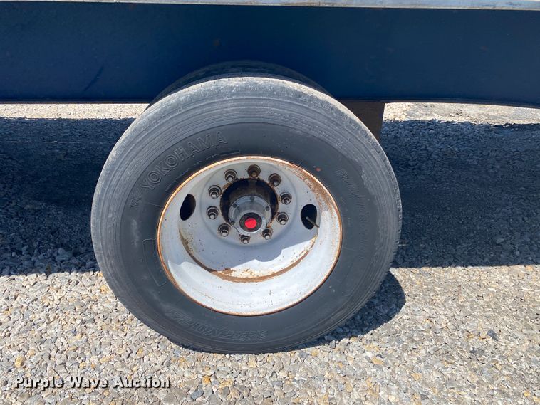 image for item DM4093 2002 Utility Trailer MFG FLBD  flatbed trailer