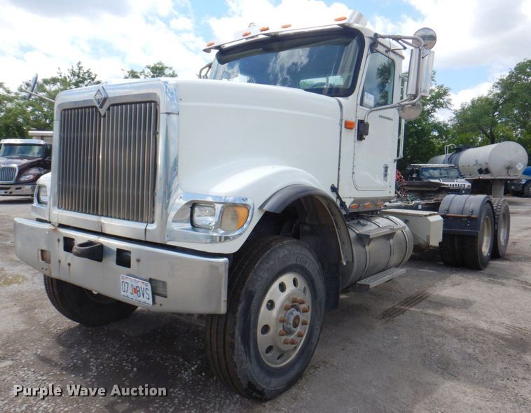 image for item DP4165 2007 International 5900i  semi truck