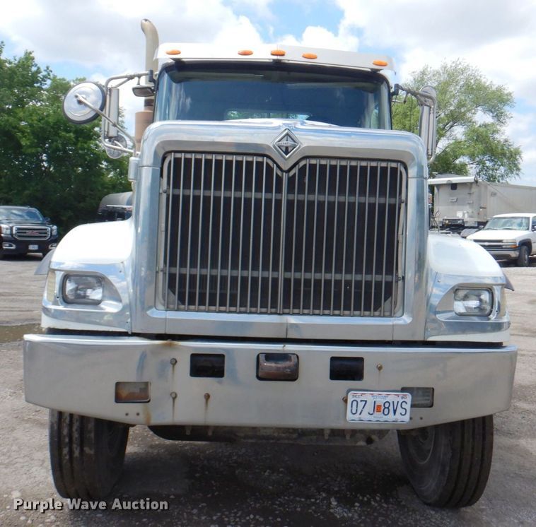 image for item DP4165 2007 International 5900i  semi truck