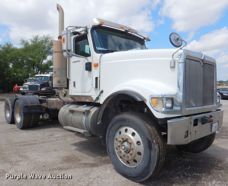 image for item DP4165 2007 International 5900i  semi truck