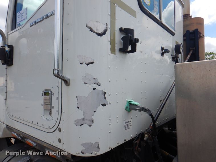 image for item DP4165 2007 International 5900i  semi truck