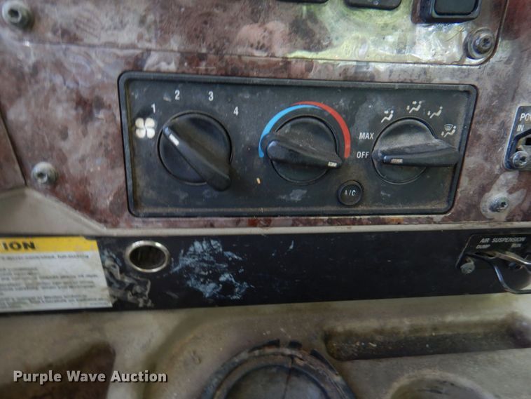 image for item DP4165 2007 International 5900i  semi truck