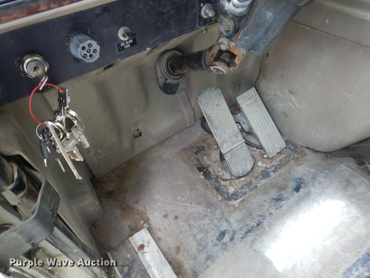 image for item DP4165 2007 International 5900i  semi truck