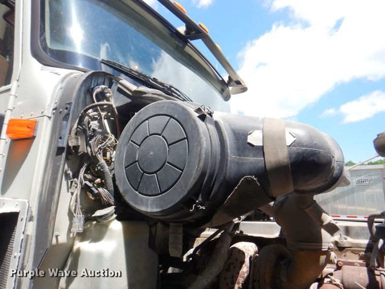 image for item DP4165 2007 International 5900i  semi truck