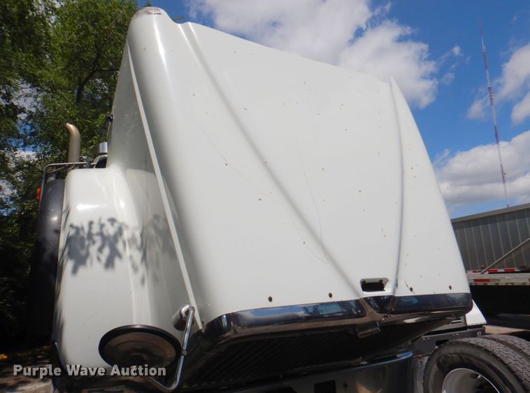 image for item DP4165 2007 International 5900i  semi truck