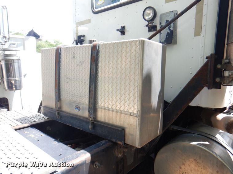 image for item DP4165 2007 International 5900i  semi truck