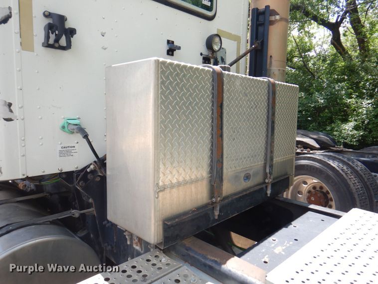 image for item DP4165 2007 International 5900i  semi truck