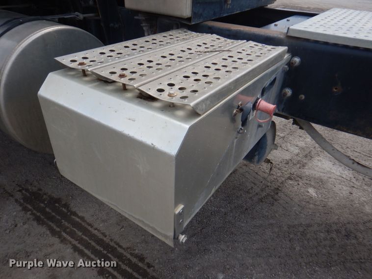 image for item DP4165 2007 International 5900i  semi truck