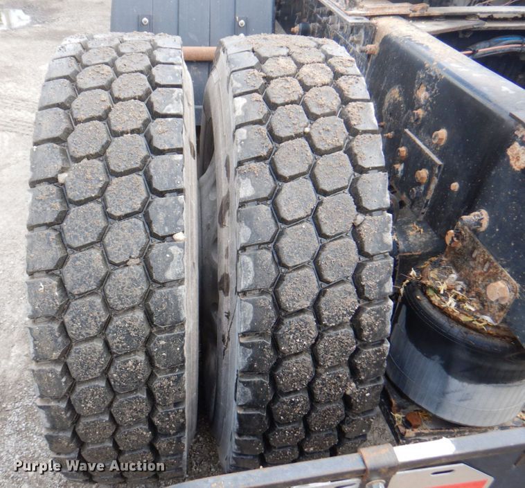 image for item DP4165 2007 International 5900i  semi truck