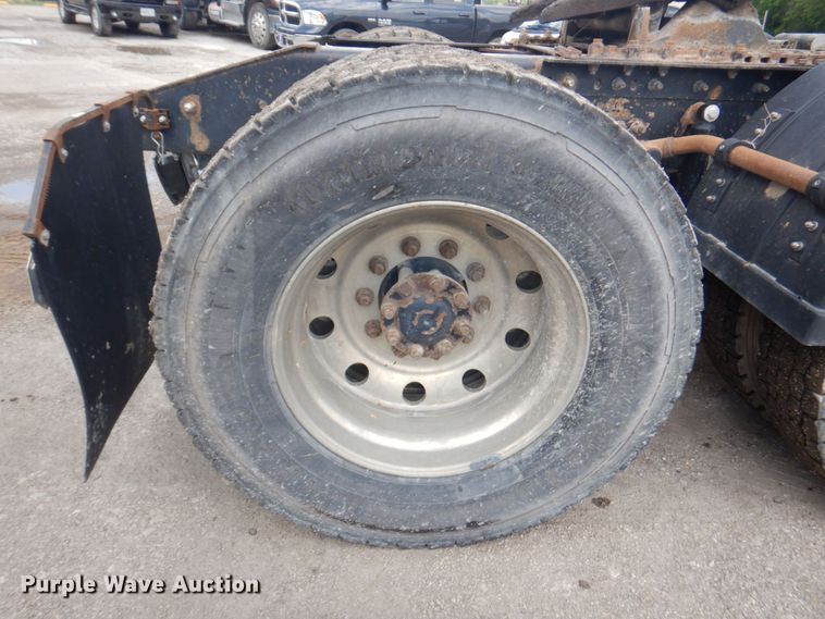 image for item DP4165 2007 International 5900i  semi truck