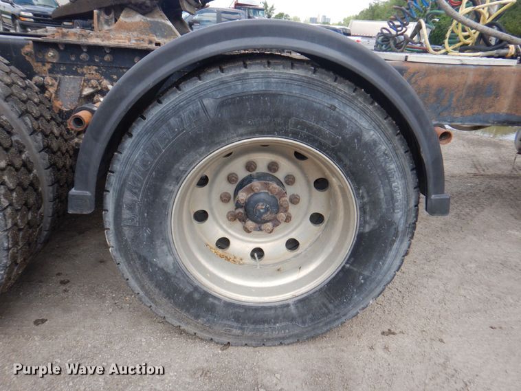 image for item DP4165 2007 International 5900i  semi truck