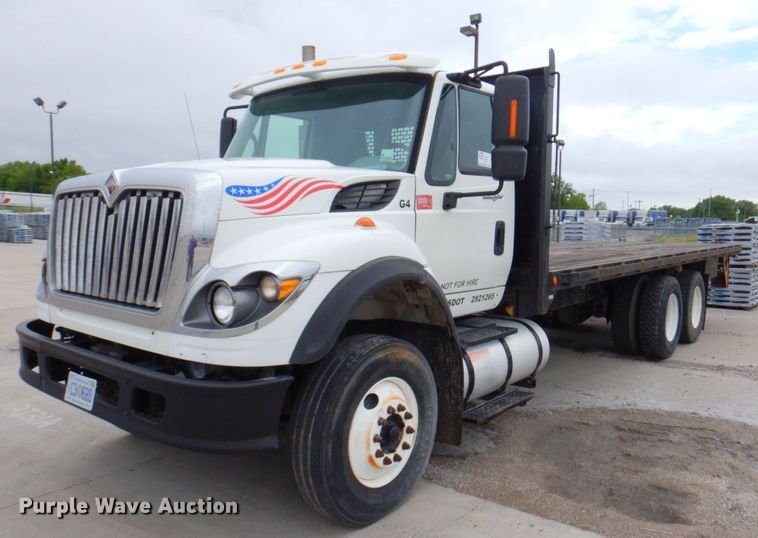 image for item DP4210 2008 International 7600  flatbed truck