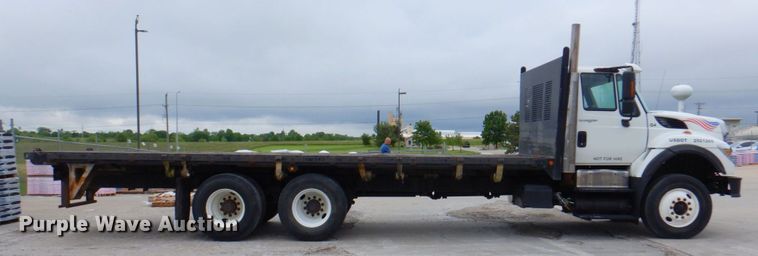 image for item DP4210 2008 International 7600  flatbed truck