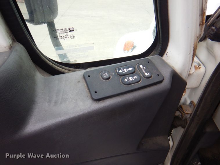 image for item DP4210 2008 International 7600  flatbed truck