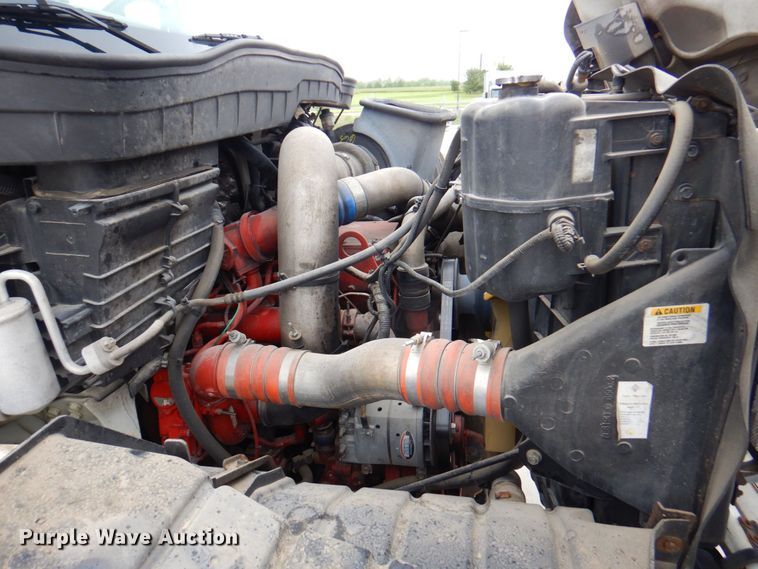 image for item DP4210 2008 International 7600  flatbed truck