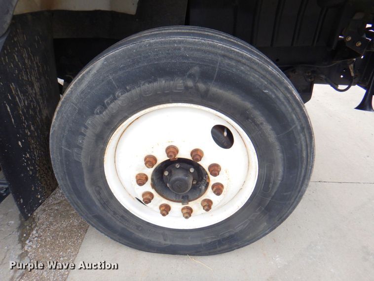 image for item DP4210 2008 International 7600  flatbed truck