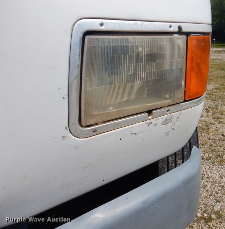 image for item DP4216 1994 Ford Aeromax L9000  semi truck