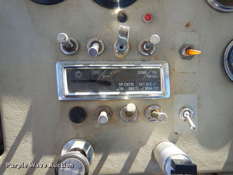 image for item DP4216 1994 Ford Aeromax L9000  semi truck