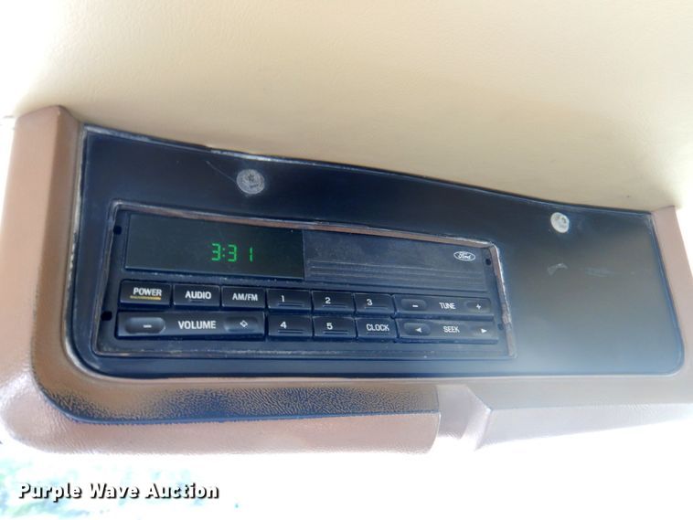 image for item DP4216 1994 Ford Aeromax L9000  semi truck