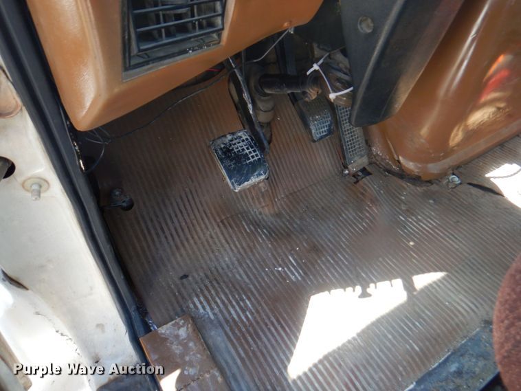 image for item DP4216 1994 Ford Aeromax L9000  semi truck