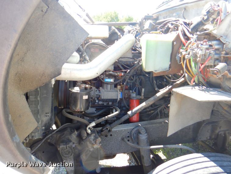 image for item DP4216 1994 Ford Aeromax L9000  semi truck