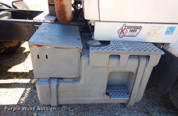 image for item DP4216 1994 Ford Aeromax L9000  semi truck