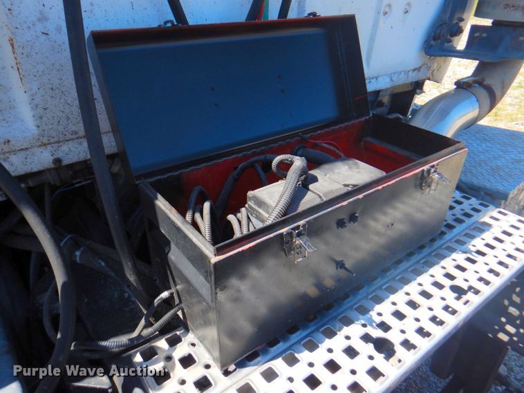 image for item DP4216 1994 Ford Aeromax L9000  semi truck