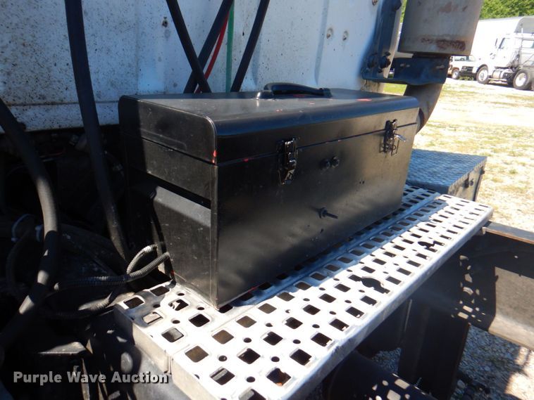 image for item DP4216 1994 Ford Aeromax L9000  semi truck