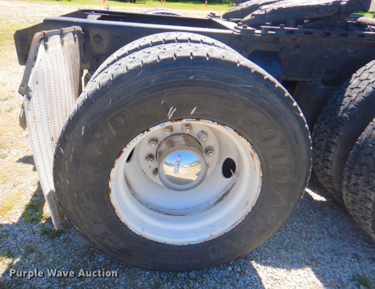 image for item DP4216 1994 Ford Aeromax L9000  semi truck