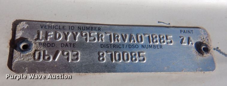 image for item DP4216 1994 Ford Aeromax L9000  semi truck