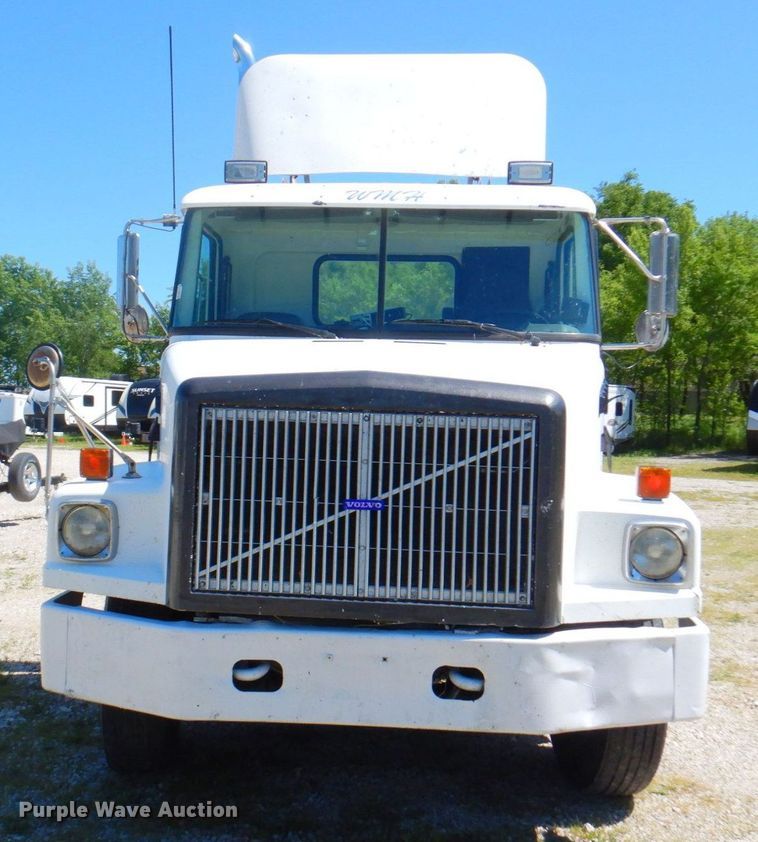 image for item DP4217 1995 WhiteGMC WG  semi truck