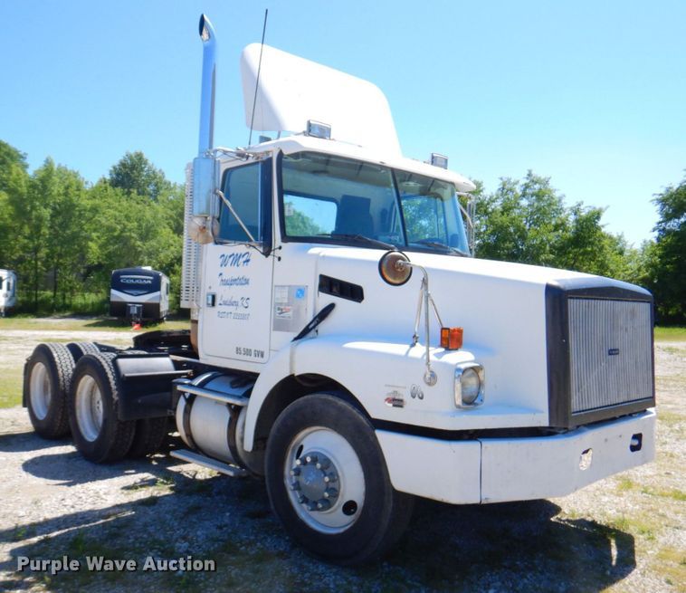 image for item DP4217 1995 WhiteGMC WG  semi truck