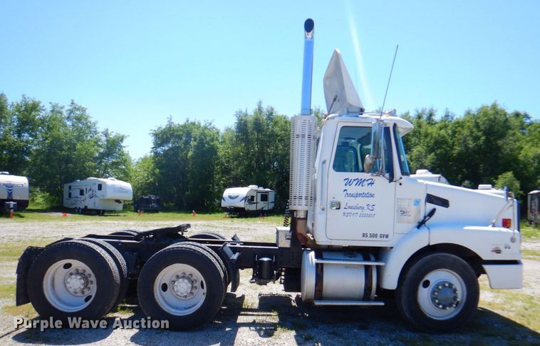 image for item DP4217 1995 WhiteGMC WG  semi truck