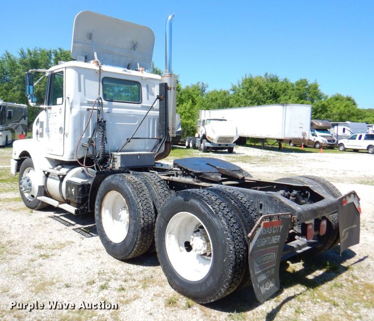 image for item DP4217 1995 WhiteGMC WG  semi truck