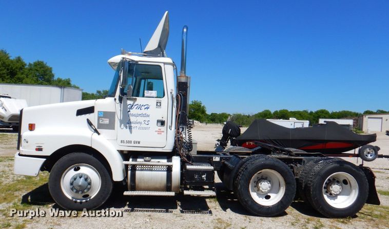 image for item DP4217 1995 WhiteGMC WG  semi truck