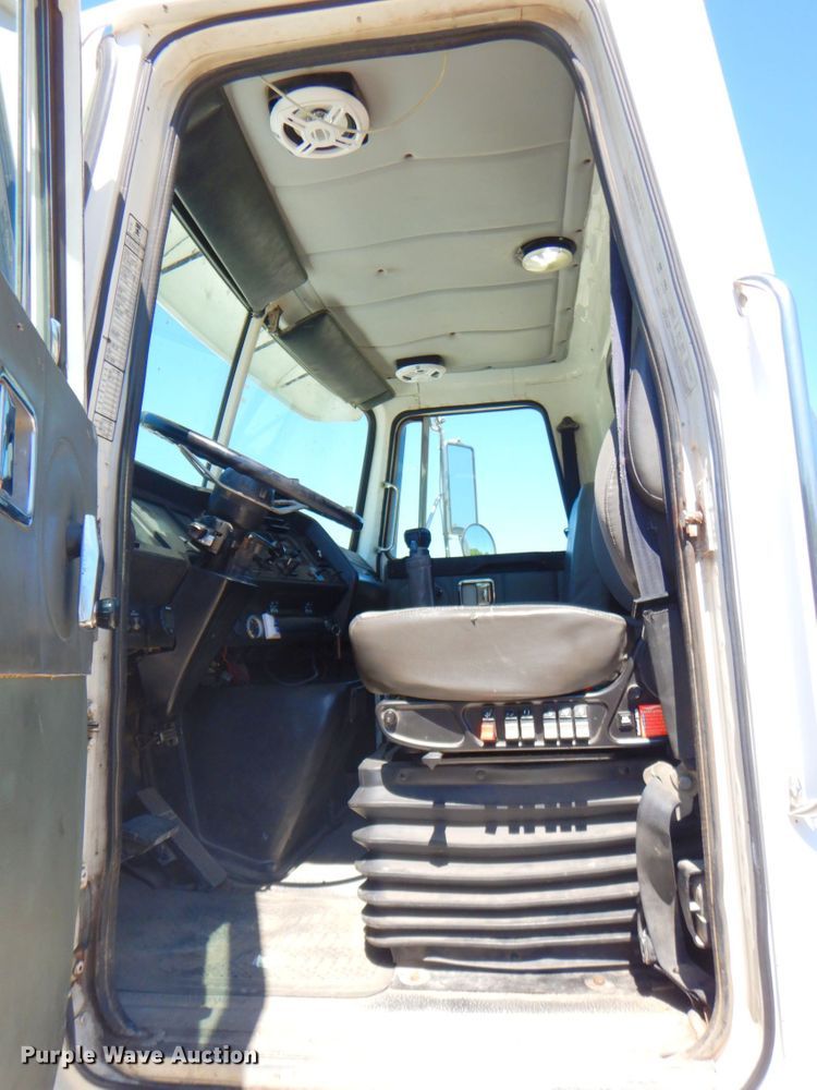 image for item DP4217 1995 WhiteGMC WG  semi truck